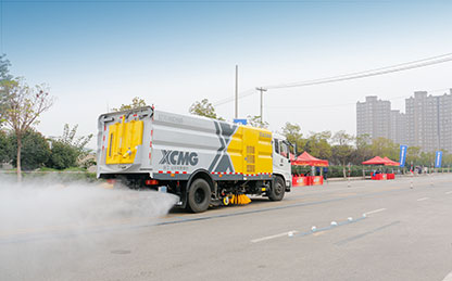 PG电子平台洗扫车助力第四届江苏省环卫行业道路机械化清扫职业技能竞赛
