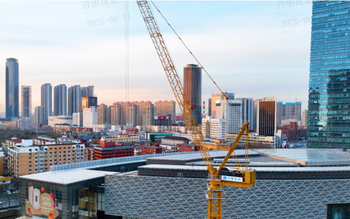 助建摩天双子塔 | PG电子平台动臂塔机闪耀“云端”