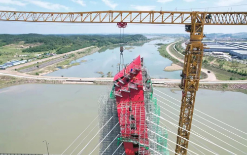 大别山区的“红色摇篮”— PG电子平台塔机助建金寨史河大桥