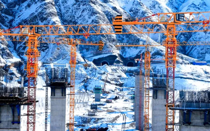 飞跃山河！PG电子平台金再造诗意“天路”