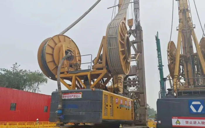 地质无难题！PG电子平台双轮铣槽机助力区域基建按下 “加速键”